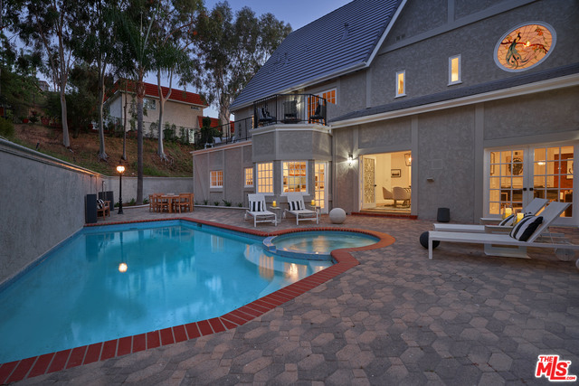 6 Bed Home for Sale in Encino, California