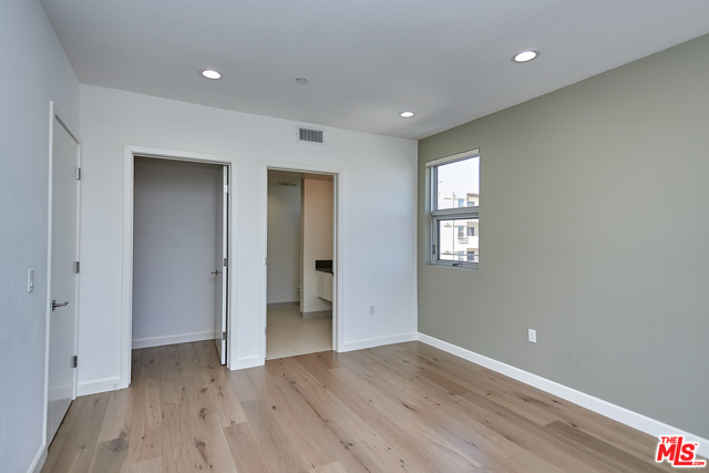 2 Bed Home for Sale in Los Angeles, California