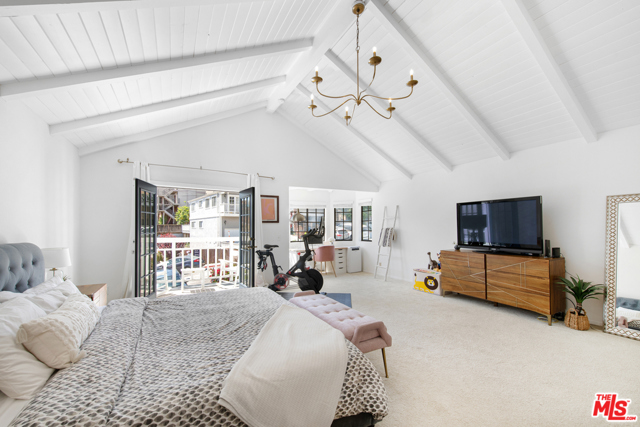 Master Bedroom - Front Facing