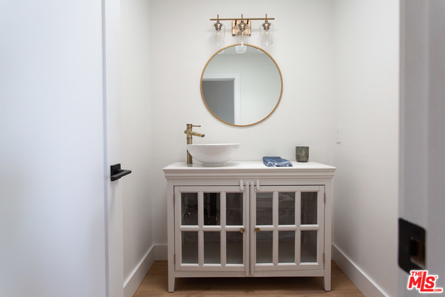1246 19TH Street, Hermosa Beach, California 90254, 3 Bedrooms Bedrooms, ,2 BathroomsBathrooms,Residential,Sold,19TH,20568958