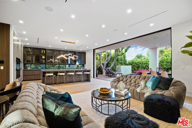 5 Bed Home for Sale in Los Angeles, California
