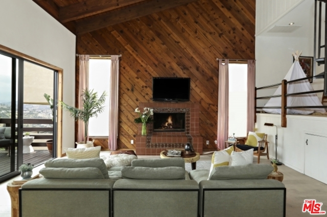 5 Bed Home for Sale in Los Angeles, California