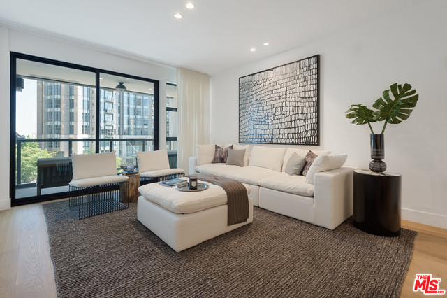 1 Bed Home for Sale in Los Angeles, California