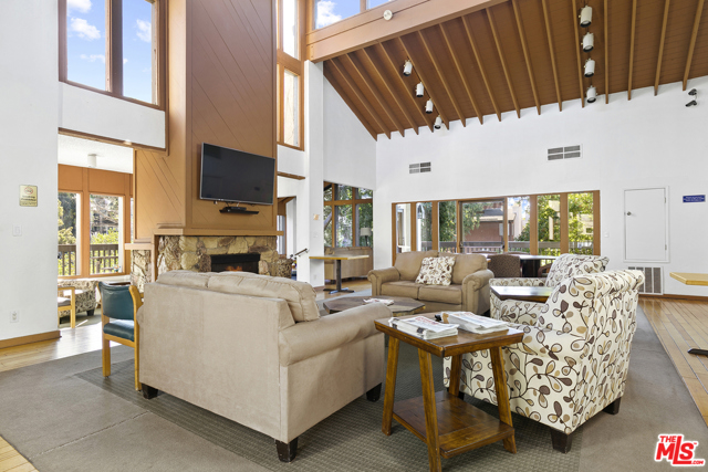 1 Bed Home for Sale in Culver City, California