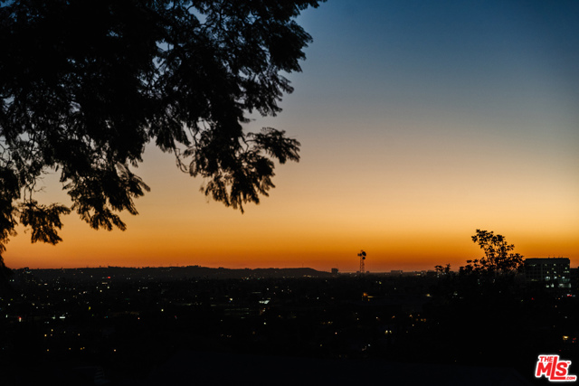 2 Bed Home for Sale in Los Angeles, California