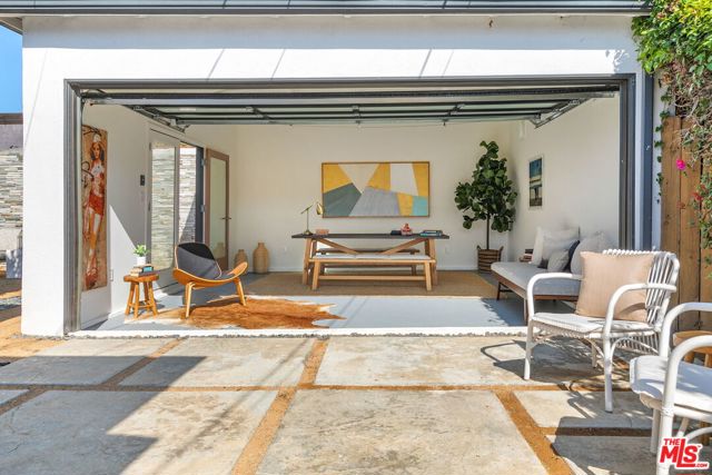 2 Bed Home for Sale in Venice, California