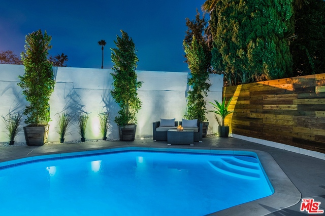 2704 OAK Avenue, Manhattan Beach, California 90266, 3 Bedrooms Bedrooms, ,3 BathroomsBathrooms,Residential,Sold,OAK,19530056