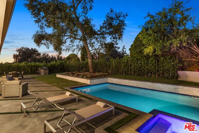 5 Bed Home for Sale in Studio City, California