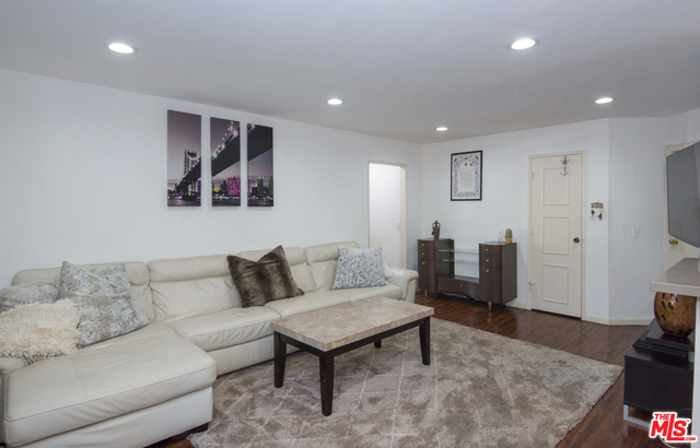 1 Bed Home for Sale in Los Angeles, California