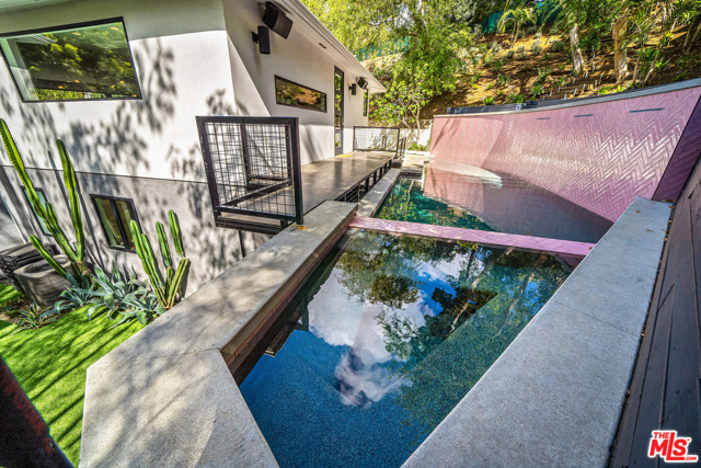 4 Bed Home for Sale in Studio City, California