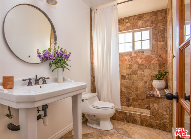  Income Home for Sale in Los Angeles, California