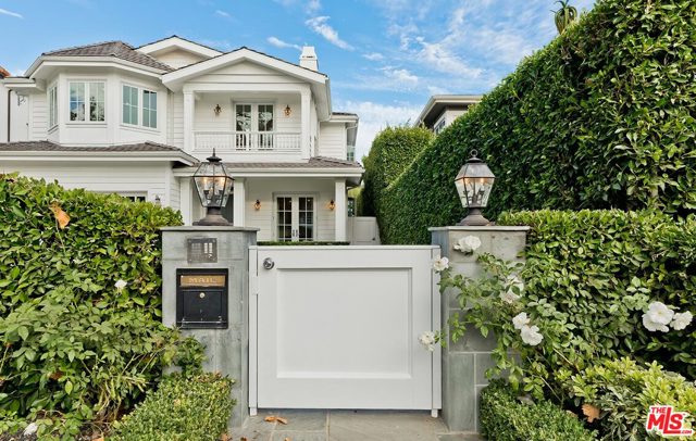 5 Bed Home for Sale in Los Angeles, California