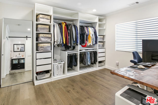 4 Bed Home for Sale in Studio City, California