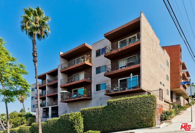 1 Bed Home for Sale in Los Angeles, California