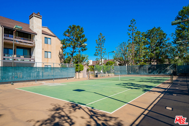1 Bed Home for Sale in Playa del Rey, California