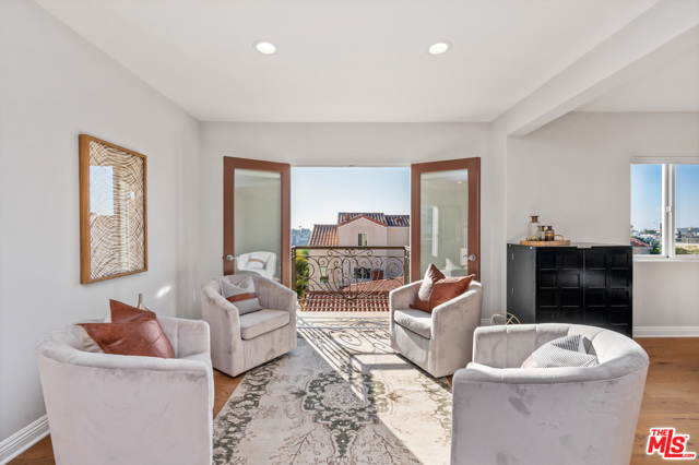 651 9th Street, Hermosa Beach, California 90254, 4 Bedrooms Bedrooms, ,4 BathroomsBathrooms,Residential,Sold,9th,20656988