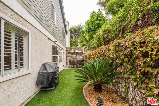 2011 MARSHALLFIELD Lane, Redondo Beach, California 90278, 4 Bedrooms Bedrooms, ,2 BathroomsBathrooms,Residential,Sold,MARSHALLFIELD,16970961