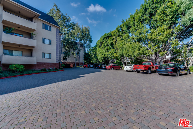 1 Bed Home for Sale in Los Angeles, California