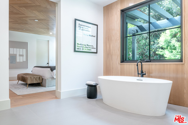 6 Bed Home for Sale in Pacific Palisades, California