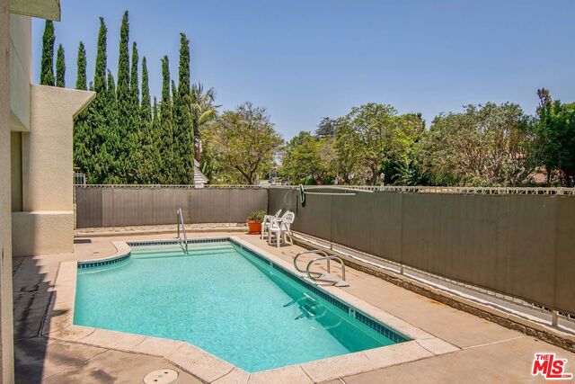 1 Bed Home for Sale in Los Angeles, California