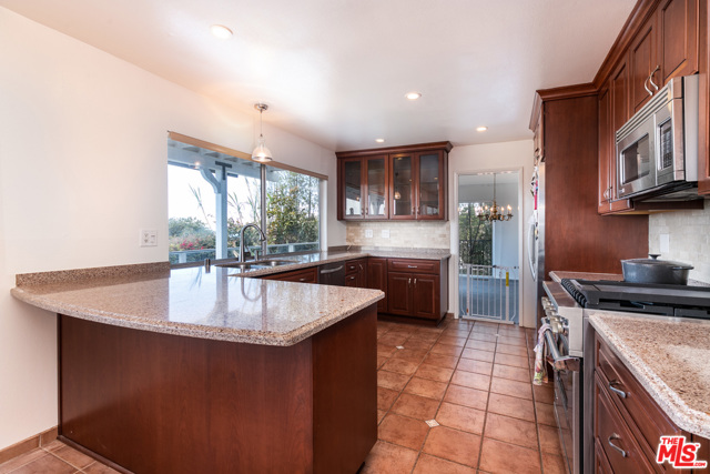 6820 Verde Ridge Road, Rancho Palos Verdes, California 90275, 4 Bedrooms Bedrooms, ,3 BathroomsBathrooms,Residential,Sold,Verde Ridge,21705116