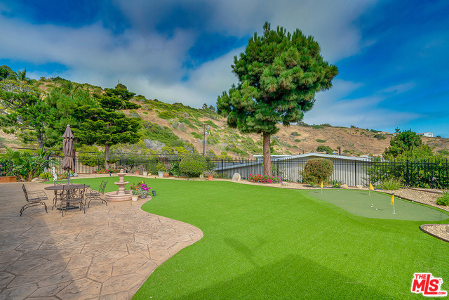 30945 RUE VALOIS, Rancho Palos Verdes, California 90275, 4 Bedrooms Bedrooms, ,3 BathroomsBathrooms,Residential,Sold,RUE VALOIS,20539622