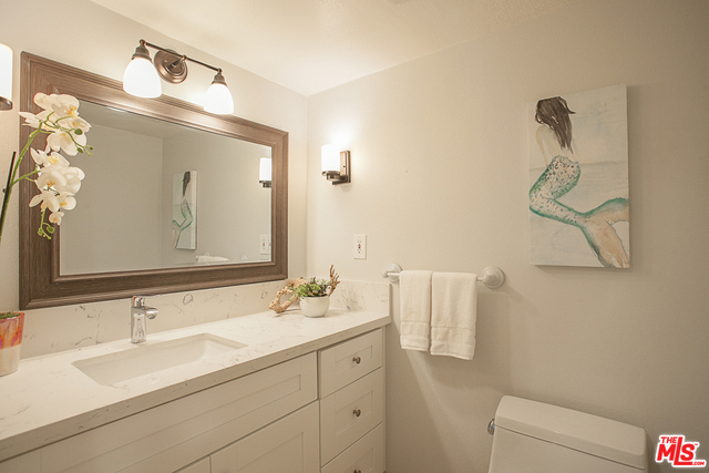 Powder room Powder room