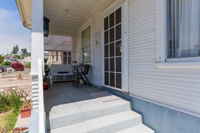 3020 Byron Street