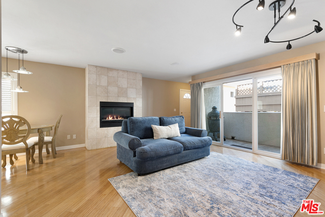 320 Hermosa Avenue, Hermosa Beach, California 90254, 2 Bedrooms Bedrooms, ,2 BathroomsBathrooms,Residential,Sold,Hermosa,21708092