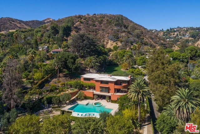 5 Bed Home for Sale in Los Angeles, California
