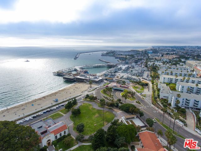 Walking Distance To Redondo Pier