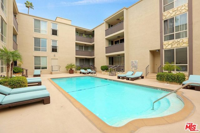 1 Bed Home for Sale in Los Angeles, California