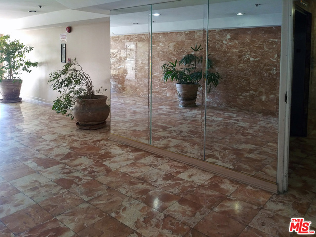 1 Bed Home for Sale in North Hollywood, California