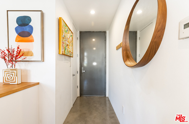 1 Bed Home for Sale in Los Angeles, California