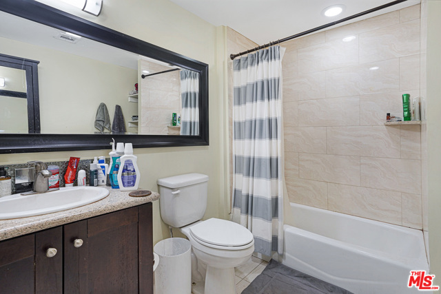 2 Bed Home for Sale in Los Angeles, California