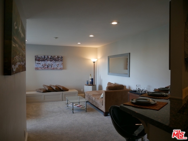 610 THE VILLAGE, Redondo Beach, California 90277, 1 Bedroom Bedrooms, ,1 BathroomBathrooms,Residential,Sold,THE VILLAGE,18390044