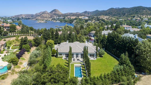 Photo of 2105 Marshbrook Road, Thousand Oaks, CA 91361