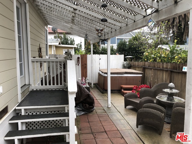 617 BERYL Street, Redondo Beach, California 90277, 2 Bedrooms Bedrooms, ,1 BathroomBathrooms,Residential,Sold,BERYL,18323684