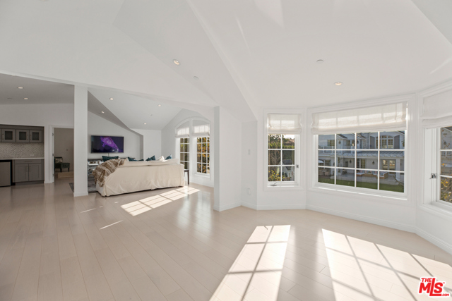 5 Bed Home for Sale in Beverly Hills, California
