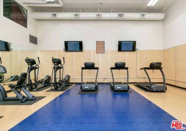 1 Bed Home for Sale in Los Angeles, California