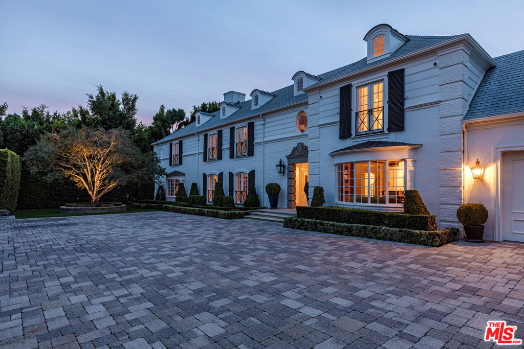 219 S MAPLETON DRIVE, LOS ANGELES, CA 90024