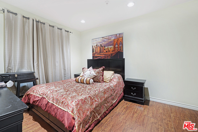 2 Bed Home for Sale in Los Angeles, California