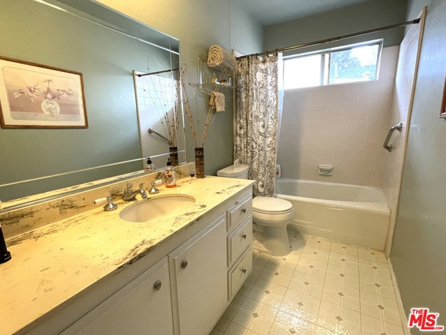 2 Bed Home for Sale in Culver City, California
