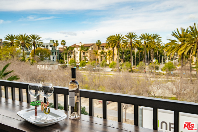 2 Bed Home for Sale in Playa Vista, California