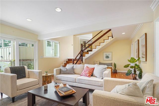Photo of 4236 ENSENADA Drive, Woodland Hills, CA 91364