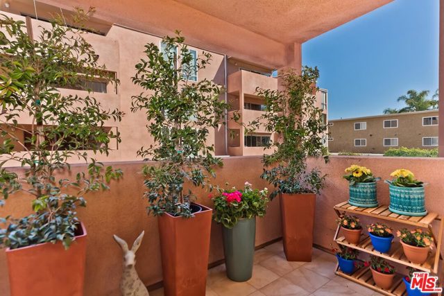 2 Bed Home for Sale in Encino, California
