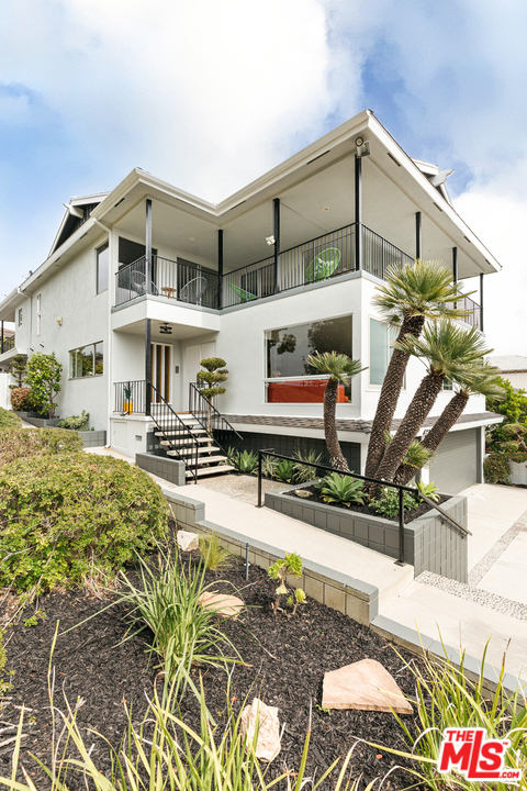 5 Bed Home for Sale in Playa del Rey, California