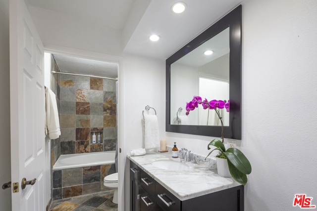 2 Bed Home for Sale in Playa del Rey, California