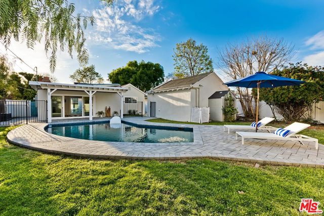 2 Bed Home for Sale in Van Nuys, California