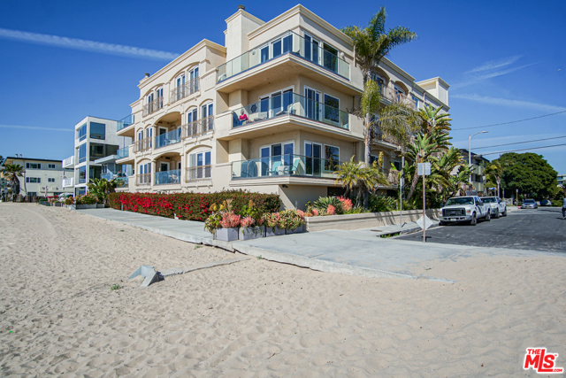 3 Bed Home for Sale in Playa del Rey, California